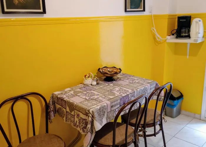 Eos Apartment